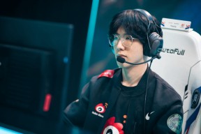 九游娱乐-包含TheShy连续五场比赛得分超过比赛规则变更，DWG不断突破！的词条