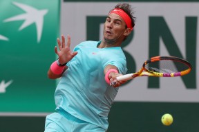 九游娱乐-纳达尔在曼联比赛中回归赛场，高光表现引发热议！的简单介绍