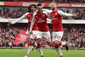 九游- 莎拉波娃露缝隙图片 